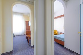 Palace Hotel Domus Mea