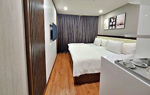 HANZ The Moon Hotel 2