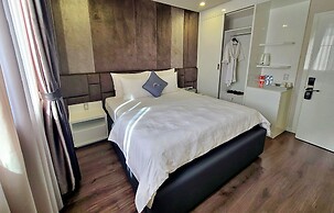 HANZ The Moon Hotel 3