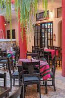 Hotel Camino Maya
