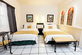 Hotel Camino Maya