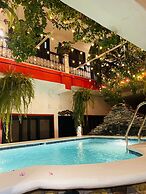 Hotel Camino Maya