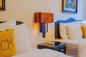 Hotel Camino Maya