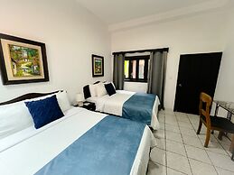 Hotel Camino Maya