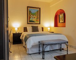 Hotel Camino Maya