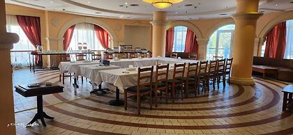 Ivy Cyrene Island Aqua Park Resort