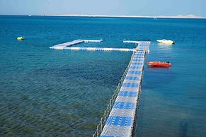 Ivy Cyrene Island Aqua Park Resort