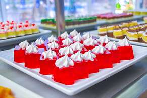 Ivy Cyrene Island Aqua Park Resort