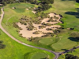 Lovely 1 Bedroom Holiday Apartment