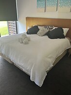 Lovely 1 Bedroom Holiday Apartment