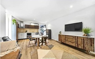 Lovely 1 Bedroom Holiday Apartment