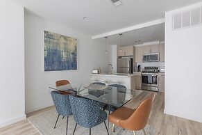 Stylish 3BR Retreat w Private Deck Near NYC