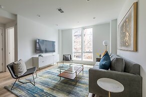 Lavish 3BR Retreat w Private Rooftop Deck Near NYC