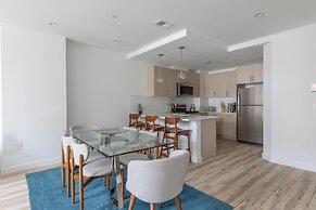 Sun-drenched 3BR Loft With Outdoor Space Near NYC