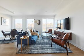 Stylish 2 BR w Roof Deck Access - Mins to NYC