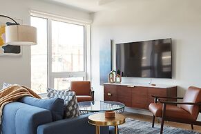 Stylish 2 BR w Roof Deck Access - Mins to NYC