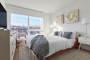 NEW Fab 4 BR - Outdoor Deck - gym - Mins to NYC