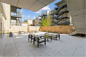 NEW Fab 4 BR - Outdoor Deck - gym - Mins to NYC