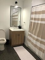 Modern 3 BR Loft -shared Deck - gym - Mins to NYC