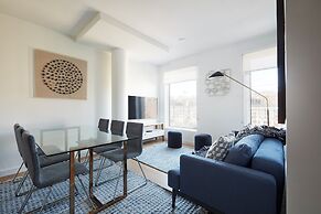 Modern 3 BR Loft -shared Deck - gym - Mins to NYC