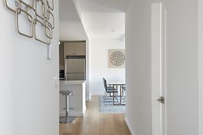 Modern 3 BR Loft -shared Deck - gym - Mins to NYC