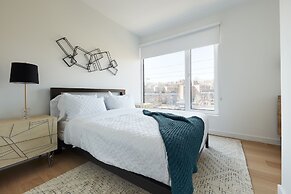 Modern 3 BR Loft -shared Deck - gym - Mins to NYC