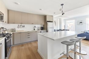 Modern 3 BR Loft -shared Deck - gym - Mins to NYC