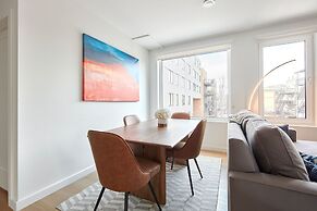 Airy 3 BR Flat w Shared Deck - gym - Mins to NYC