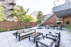 Airy 3 BR Flat w Shared Deck - gym - Mins to NYC