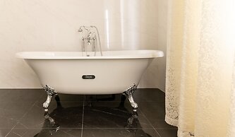 SOLAR ALVURA HEALTH HOTEL