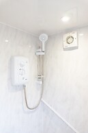 Stunning 4 Bed Sleeps 8 Cottage Parking