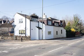 Stunning 4 Bed Sleeps 8 Cottage Parking