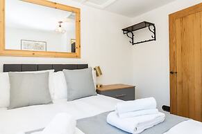 Stunning 4 Bed Sleeps 8 Cottage Parking