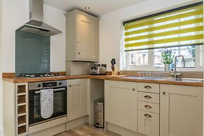 Stunning 4 Bed Sleeps 8 Cottage Parking