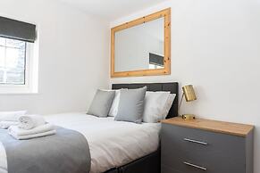 Stunning 4 Bed Sleeps 8 Cottage Parking