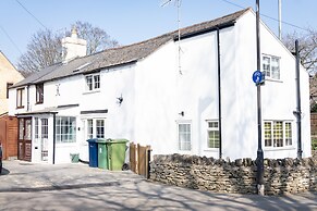 Stunning 4 Bed Sleeps 8 Cottage Parking