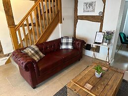 Stunning 4 Bed Sleeps 8 Cottage Parking