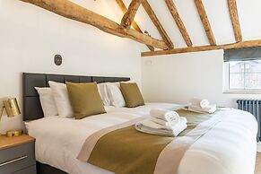 Stunning 4 Bed Sleeps 8 Cottage Parking