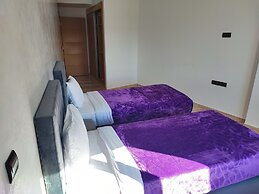 Les Belles Residences E