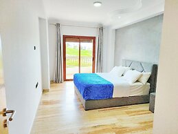 Les Belles Residences E