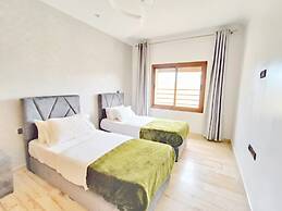 Les Belles Residences E