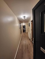 Lovely 4 Bedroom Home With Private Parking