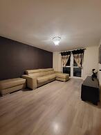 Lovely 4 Bedroom Home With Private Parking