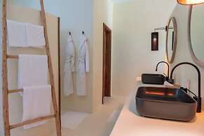 Alma Boutique Hotel