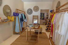 Alma Boutique Hotel