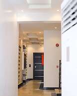 Entrust Hotel and Suites