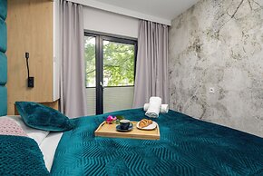 Little Laguna Delux by Renters Prestige