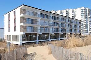 Bimini 106 2 Bedroom Condo by RedAwning