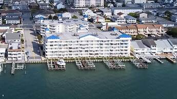 Bahia Vista I 508 4 Bedroom Condo by RedAwning