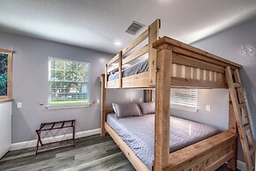 Love And Sunsets Ot 250b 10 Bedroom Home by RedAwning